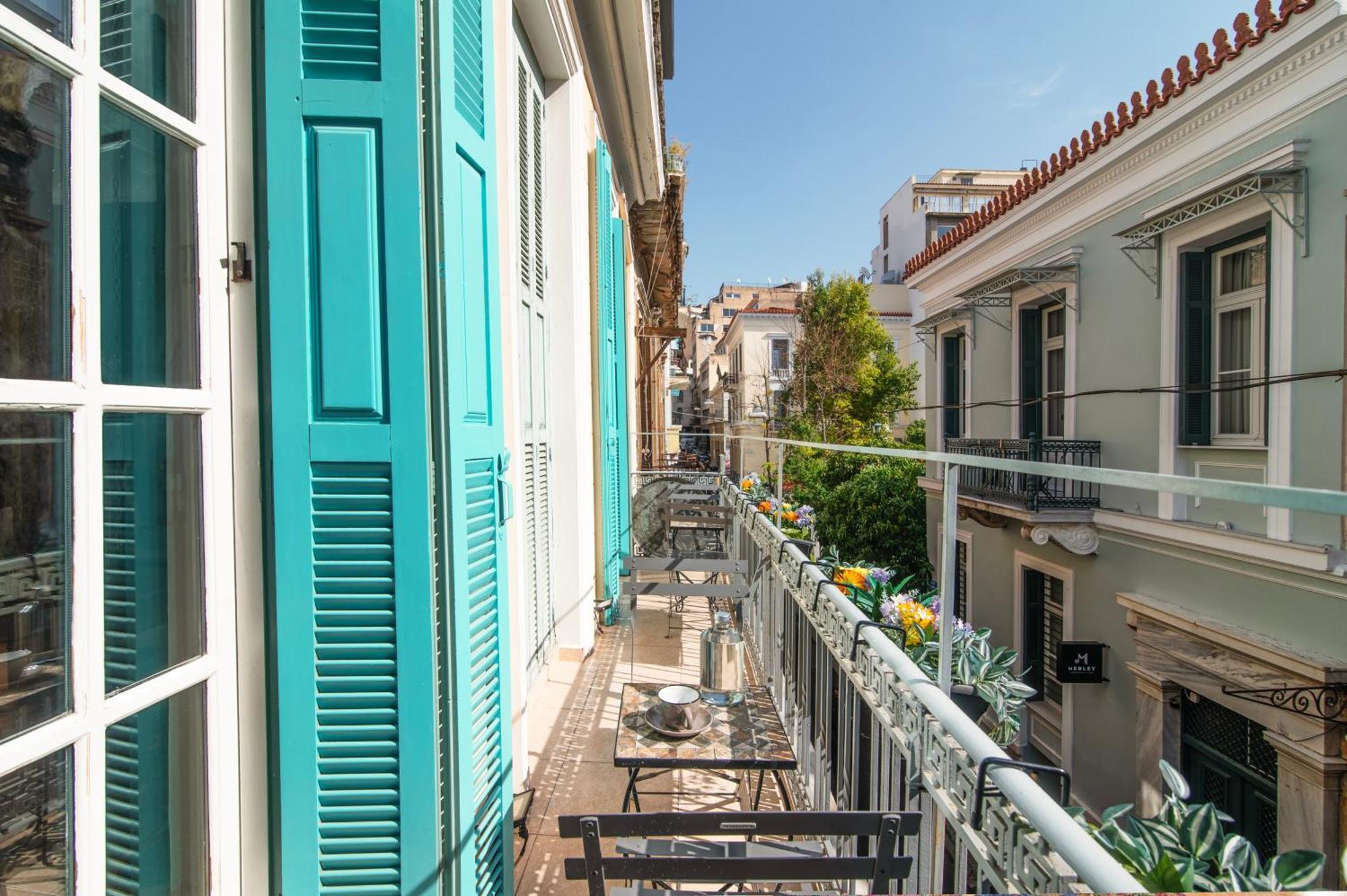 Neoclassical Loft In Monastiraki - Acropolis And Metro Афины Экстерьер фото
